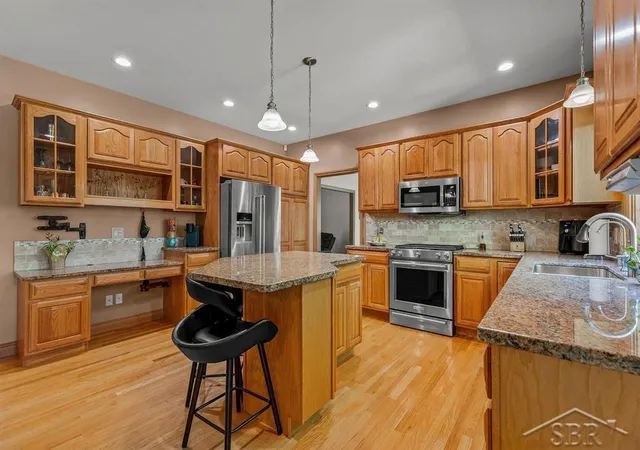 Homes for sale in Midland, MI | 403 Shirewood Ln, Midland, MI 48642 | MLS# 50210111