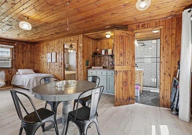 4th image of 67560 95Th Ave, Dowagiac, MI 49047 | MLS# 70545425