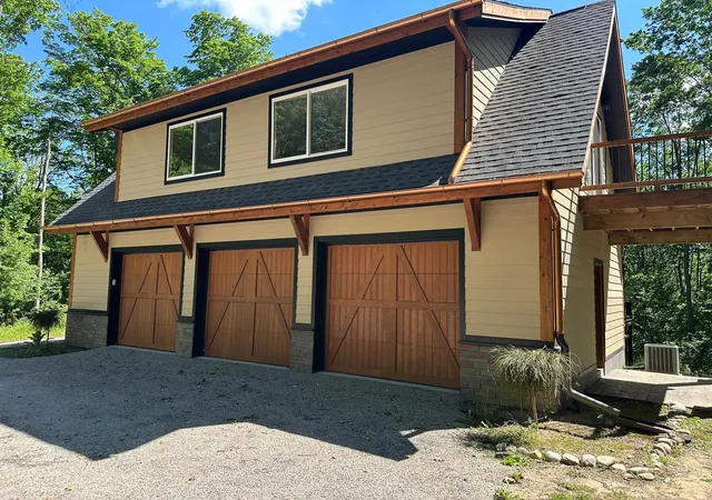 5th image of 7058 Shade Tree Ln, Traverse City, MI 49685 | MLS# 80067685
