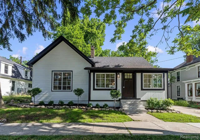 Homes for sale in Lake Orion, MI | 117 E Church St, Lake Orion, MI 48362 | MLS# 61003175