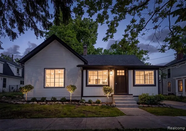 Homes for sale in Lake Orion, MI | 117 E Church St, Lake Orion, MI 48362 | MLS# 61003175