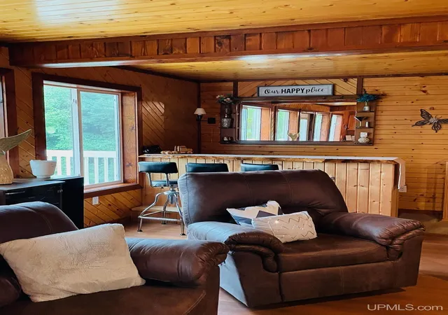 Homes for sale in Munising, MI | N8041 Harborview Dr, Munising, MI 49862 | MLS# 50185873