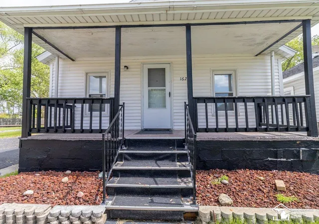 Homes for sale in Monroe, MI | 1623 Oak St, Monroe, MI 48161 | MLS# 50207441