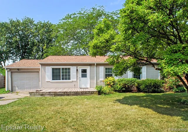 1st image of 2789 Wellesley Dr, Saginaw, MI 48603 | MLS# 61019831