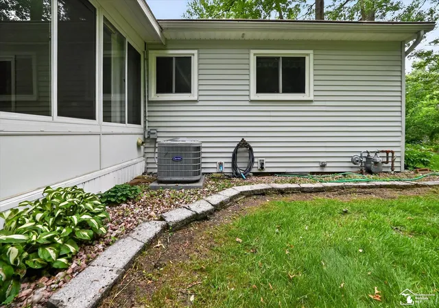 Homes for sale in Lambertville, MI | 2854 Thunderbird Trail Trail, Lambertville, MI 48144 | MLS# 50210822