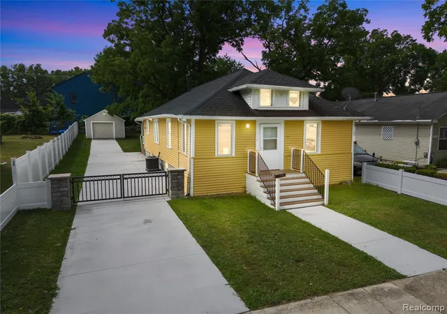 1st image of 138 Mechanic St, Pontiac, MI 48342 | MLS# 61018977