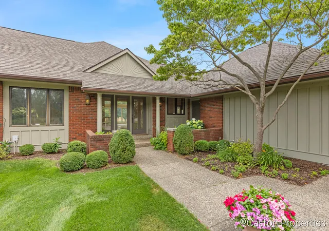 Photo 2 of Sale Pending at 3482 Charlevoix Dr, Grand Rapids, MI 49546 | MLS# 70549127 | Listing updated on 2026-08-16