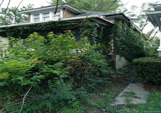 Photo 2 of Single family home for sale at 3489 Seyburn St, Detroit, MI 48214 1720 | MLS# 60958112 | Listing updated on 2026-10-05
