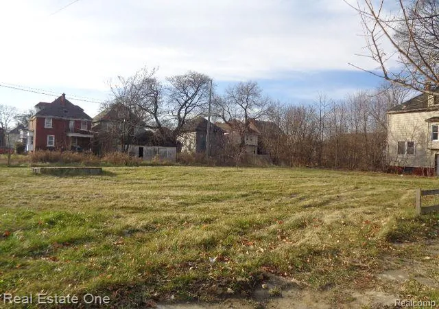 Photo 1 of Land for sale at 2401 Baldwin St, Detroit, MI 48214 | MLS# 60276613 | Listing updated on 2026-01-21