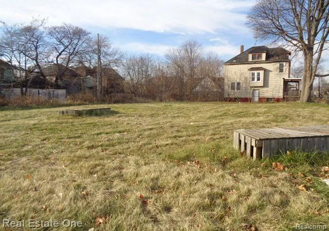 Photo 3 of Land for sale at 2401 Baldwin St, Detroit, MI 48214 | MLS# 60276613 | Listing updated on 2026-01-21