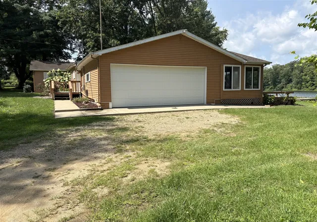Photo 3 of Sale Pending at 378 E Minkler Rd, Allegan, MI 49010 | MLS# 70553939 | Listing updated on 2026-08-22
