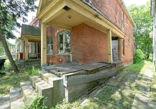 Photo 2 of Multi family home for sale at 537 Rosedale Ct, Detroit, MI 48202 | MLS# 60926839 | Listing updated on 2026-08-10