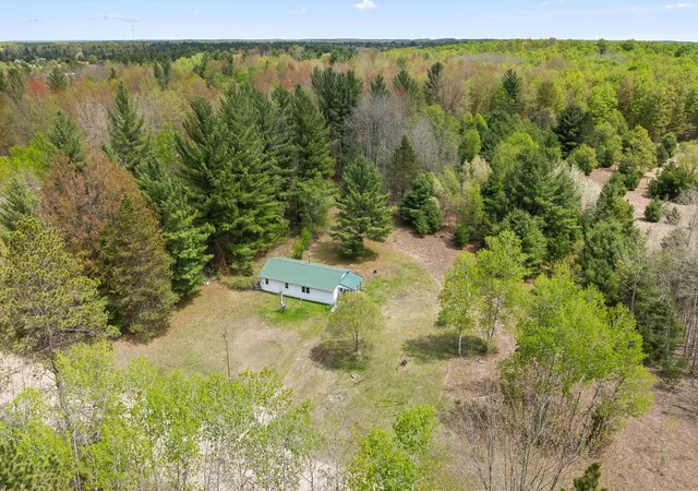 3rd image of 3357 Sw Raymo Rd, South Boardman, MI 49680 | MLS# 80068738