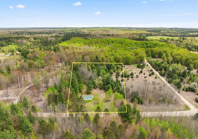 4th image of 3357 Sw Raymo Rd, South Boardman, MI 49680 | MLS# 80068738
