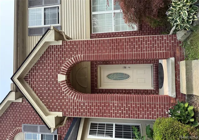 Photo 2 of Single family home for sale at 15584 Timbers Edge Dr, Clinton Township, MI 48035 1059 | MLS# 61012185 | Listing updated on 2026-08-30