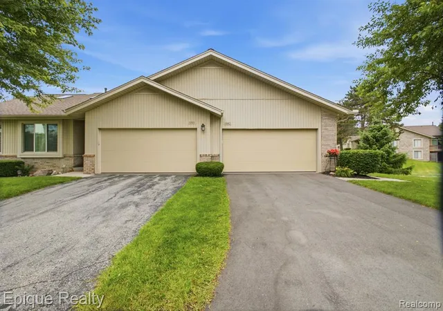 Homes for sale in Lake Orion, MI | 1982 Valley Ln, Lake Orion, MI 48360 1870 | MLS# 61006809