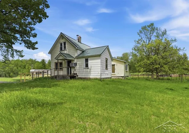 Homes for sale in Pinconning, MI | 412 W Almeda Beach Rd, Pinconning, MI 48650 | MLS# 50209468
