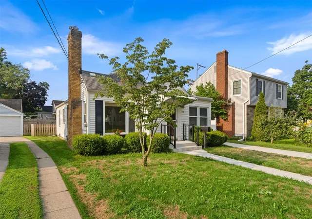 Photo 3 of Sale Pending at 1128 Alger St, Grand Rapids, MI 49507 | MLS# 70551819 | Listing updated on 2026-08-21