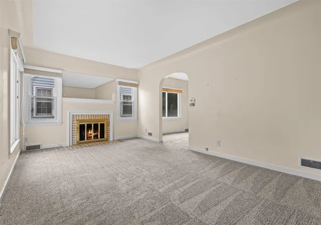 Photo 3 of Sale Pending at 1128 Alger St, Grand Rapids, MI 49507 | MLS# 70551819 | Listing updated on 2026-08-21