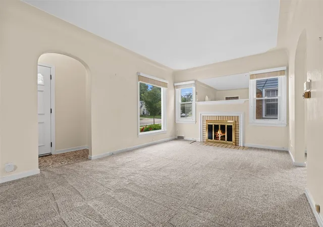 Photo 4 of Sale Pending at 1128 Alger St, Grand Rapids, MI 49507 | MLS# 70551819 | Listing updated on 2026-08-21