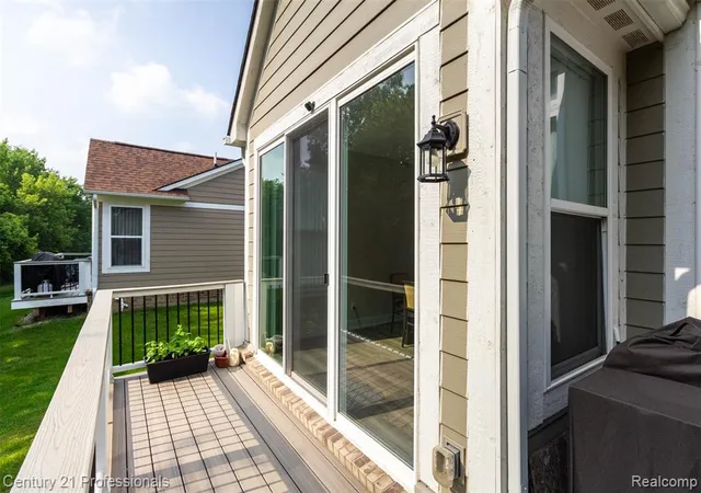 2nd image of 17242 Gdn Ridge Ln, Northville, MI 48168