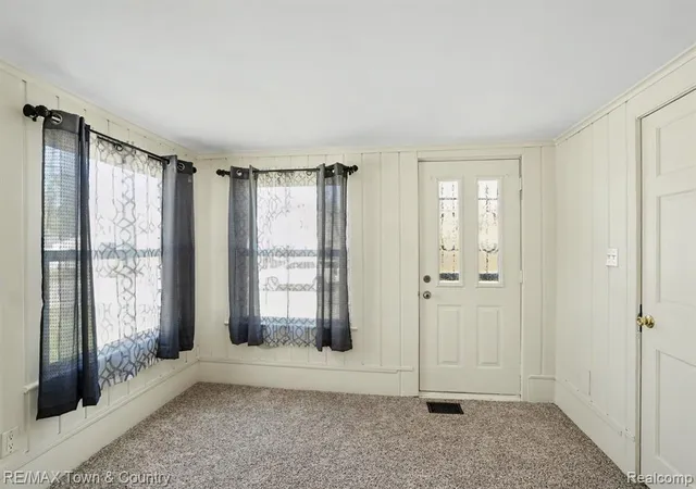 Homes for sale in Burton, MI | 2062 E Schumacher Ave, Burton, MI 48529 | MLS# 60995466
