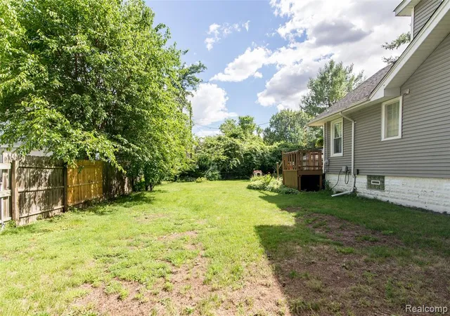49th image of 140 E Lawrence Ave, Royal Oak, MI 48073 | MLS# 61003084