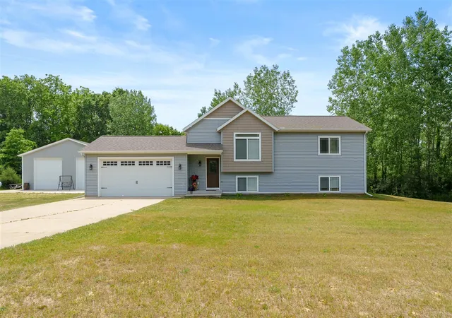 Homes for sale in Gobles, MI | 25427 Chaty Ln, Gobles, MI 49055 | MLS# 70537143