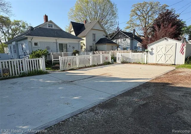 2nd image of 3809 Electric Ave, Port Huron, MI 48060 | MLS# 61019193