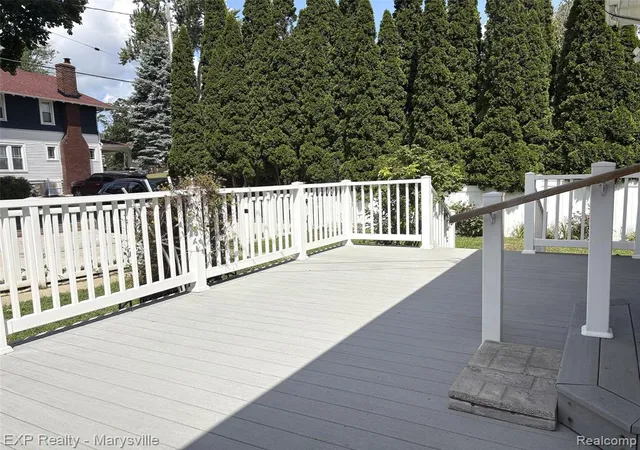 36th image of 3809 Electric Ave, Port Huron, MI 48060 | MLS# 61019193
