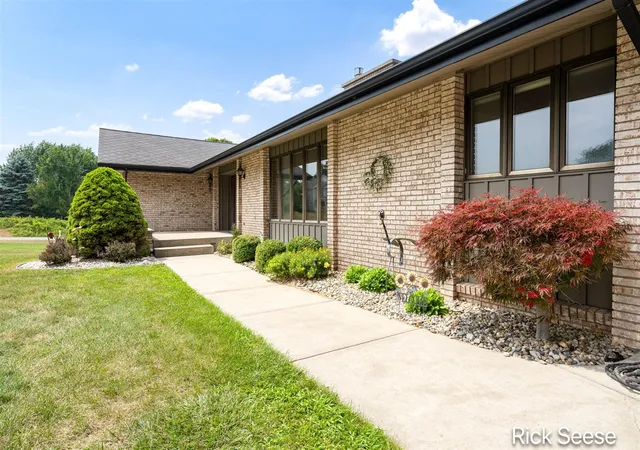 Photo 3 of Single family home for sale at 7290 Wingeier Ave, Alto, MI 49302 | MLS# 70545651 | Listing updated on 2026-09-09