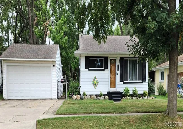 2nd image of 3320 Morrissey Ave, Warren, MI 48091 | MLS# 61022141