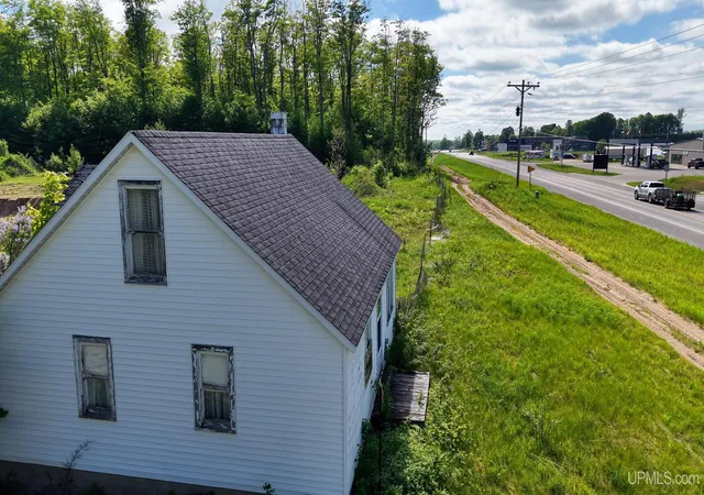 Homes for sale in Newberry, MI | 13705 M-28 Hwy, Newberry, MI 49868 | MLS# 50204950