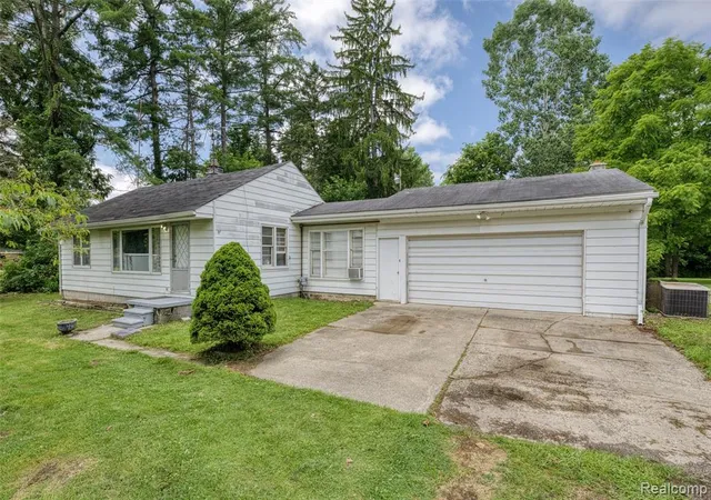 Photo 5 of Sale Pending at 46555 North Ave, Macomb, MI 48042 | MLS# 61011342 | Listing updated on 2026-08-09