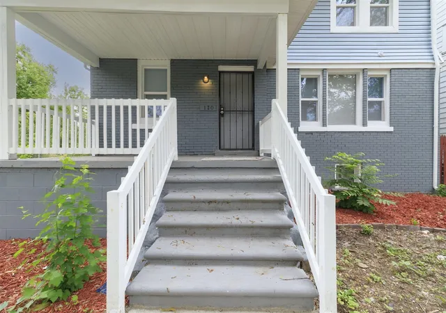 4th image of 120 Woodland St, Detroit, MI 48202 | MLS# 70532560