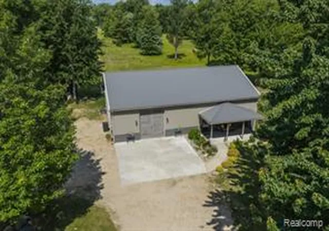 Homes for sale in Cadillac, MI | 2418 S 41 Rd, Cadillac, MI 49601 | MLS# 61005415