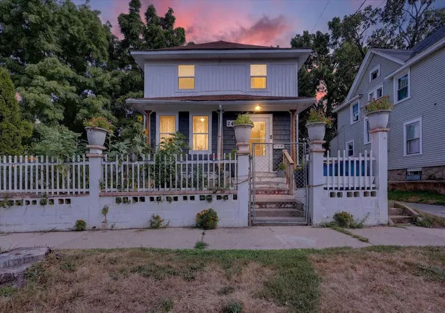 Photo 1 of Single family home for sale at 243 Delaware St, Grand Rapids, MI 49507 | MLS# 70554961 | Listing updated on 2026-08-28
