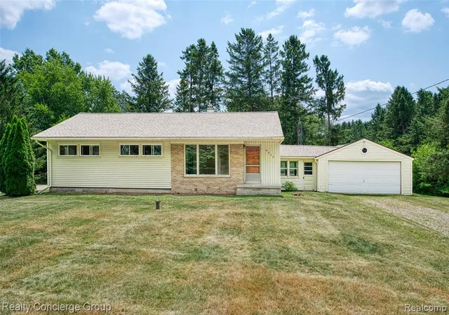 1st image of 9648 Hyne Rd, Brighton, MI 48114 8740 | MLS# 61023488