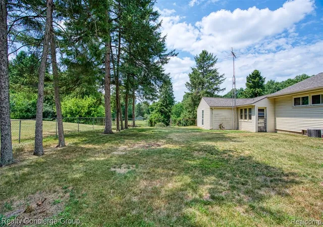 25th image of 9648 Hyne Rd, Brighton, MI 48114 8740 | MLS# 61023488