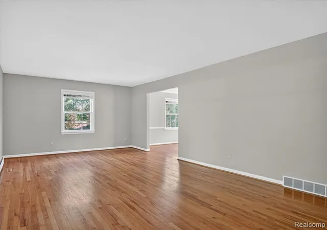 Homes for sale in Bloomfield Hills, MI | 5447 Lahser Rd, Bloomfield Hills, MI 48304 | MLS# 60993991