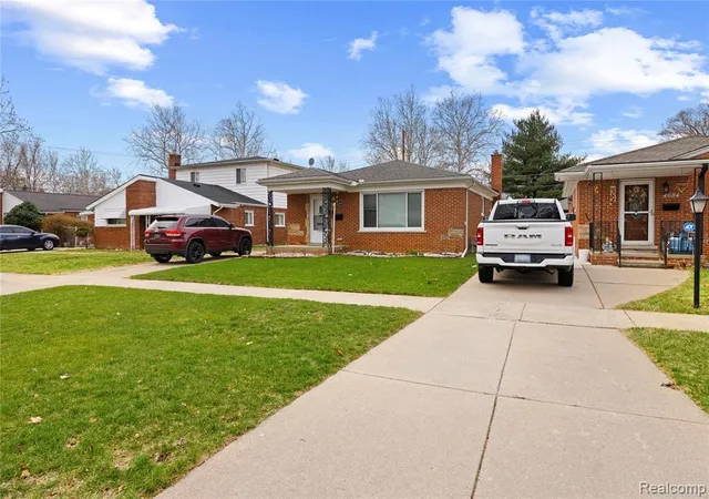 Homes for sale in Dearborn Heights, MI | 4692 Mckinley St, Dearborn Heights, MI 48125 2511 | MLS# 60980452