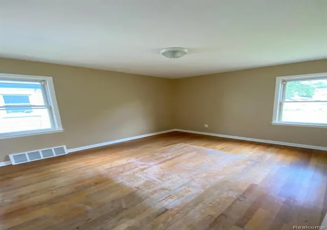 Photo 4 of Single family home for sale at 8852 Mettetal St, Detroit, MI 48228 2043 | MLS# 61002515 | Listing updated on 2026-08-26