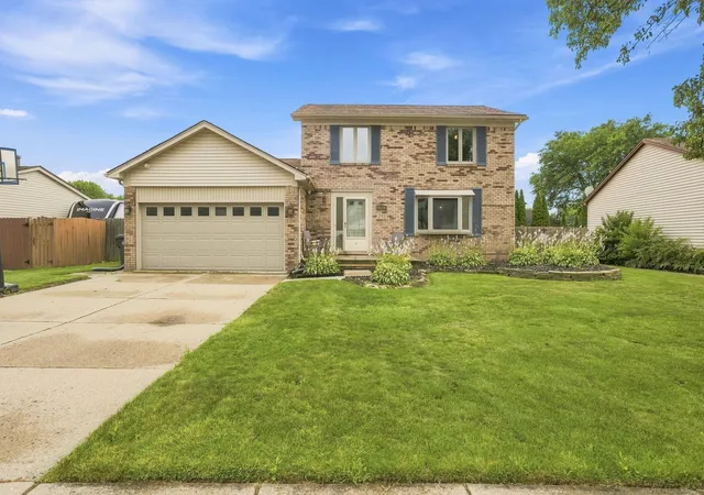 Photo 2 of Sale Pending at 28780 Bingham Dr, Chesterfield, MI 48047 | MLS# 50219557 | Listing updated on 2026-08-29
