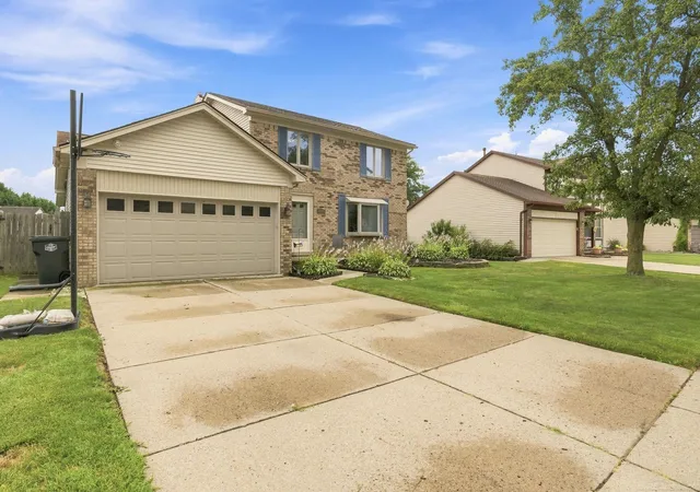 Photo 3 of Sale Pending at 28780 Bingham Dr, Chesterfield, MI 48047 | MLS# 50219557 | Listing updated on 2026-08-29