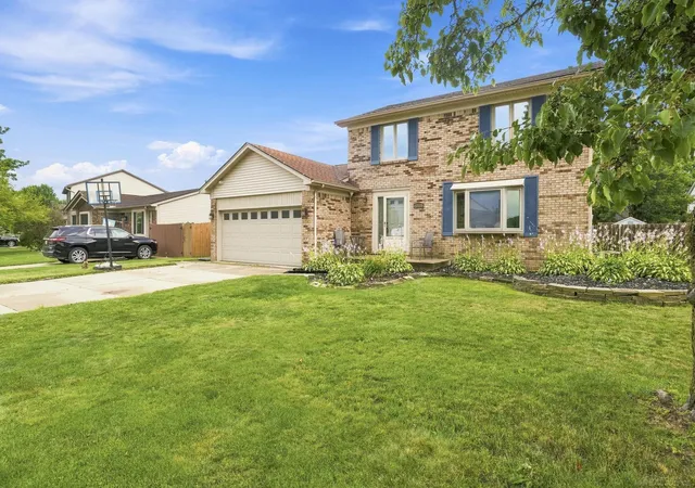 Photo 4 of Sale Pending at 28780 Bingham Dr, Chesterfield, MI 48047 | MLS# 50219557 | Listing updated on 2026-08-29