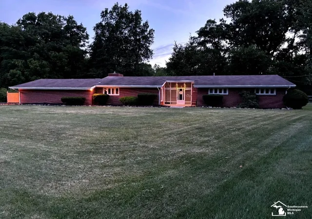 Homes for sale in Lambertville, MI | 3265 Edgevale Dr, Lambertville, MI 48144 | MLS# 50213112