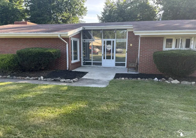 Homes for sale in Lambertville, MI | 3265 Edgevale Dr, Lambertville, MI 48144 | MLS# 50213112