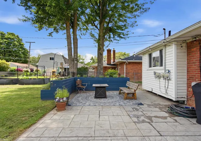 Homes for sale in Mount Clemens, MI | 1005 N Esplanade St, Mount Clemens, MI 48043 | MLS# 50214775