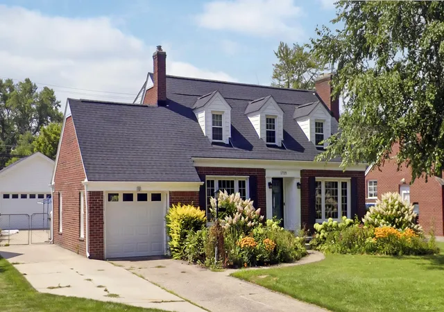 Photo 1 of Sale Pending at 1723 Hawthorne Rd, Grosse Pointe Woods, MI 48236 | MLS# 50219839 | Listing updated on 2026-09-09