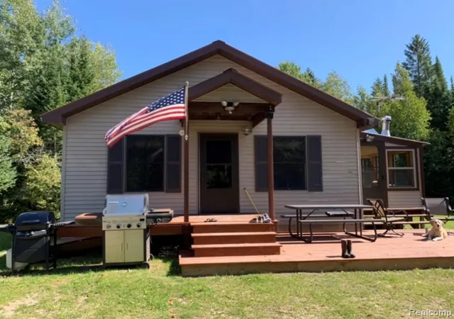 Homes for sale in Germfask, MI | 1647 W Edge Rd, Germfask, MI 49836 | MLS# 61008806